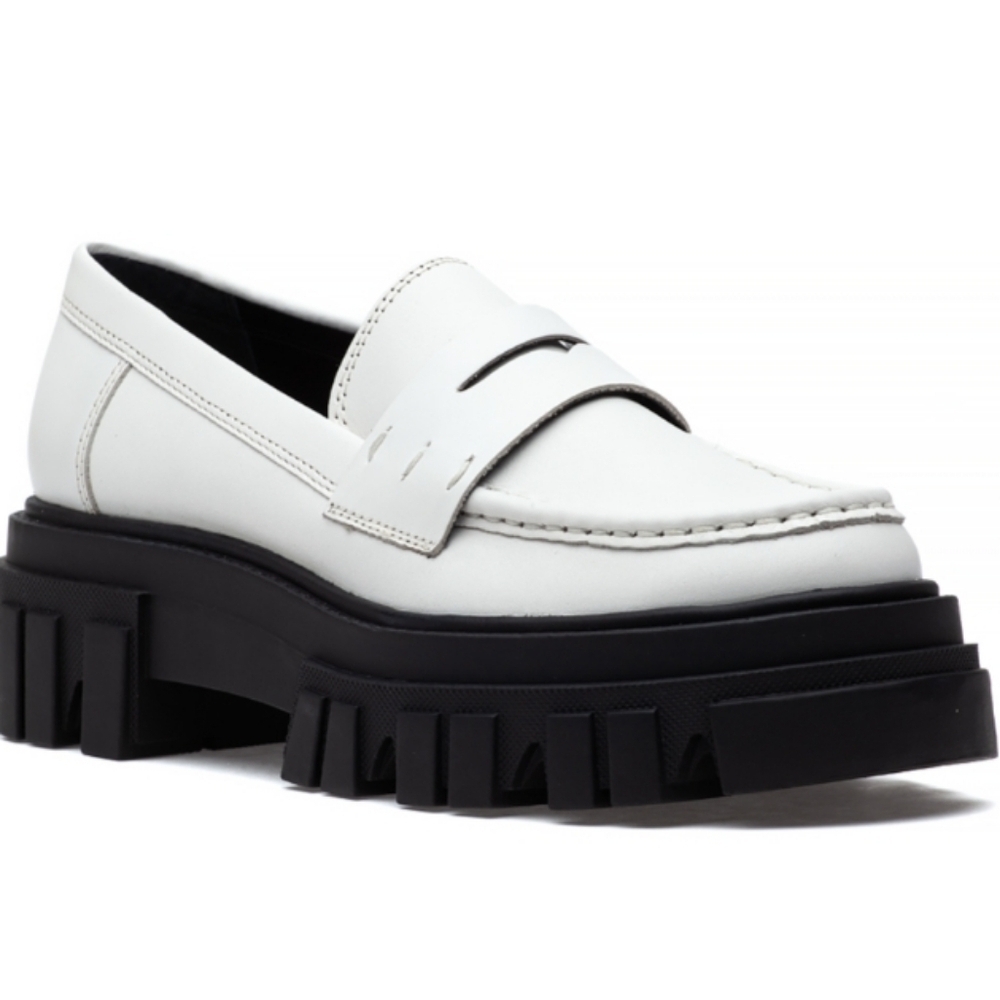 Marc Fisher Chunky Lug Soled Preppy Y2K Grunge Academia Classic 90s Loafer